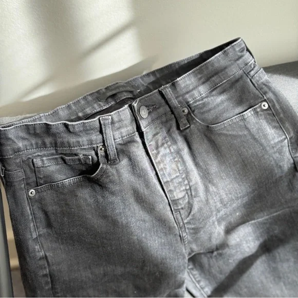 UNIQLO High-Waisted Slim Fit Black Straight Jeans | Size 28 - Picture 2 of 7